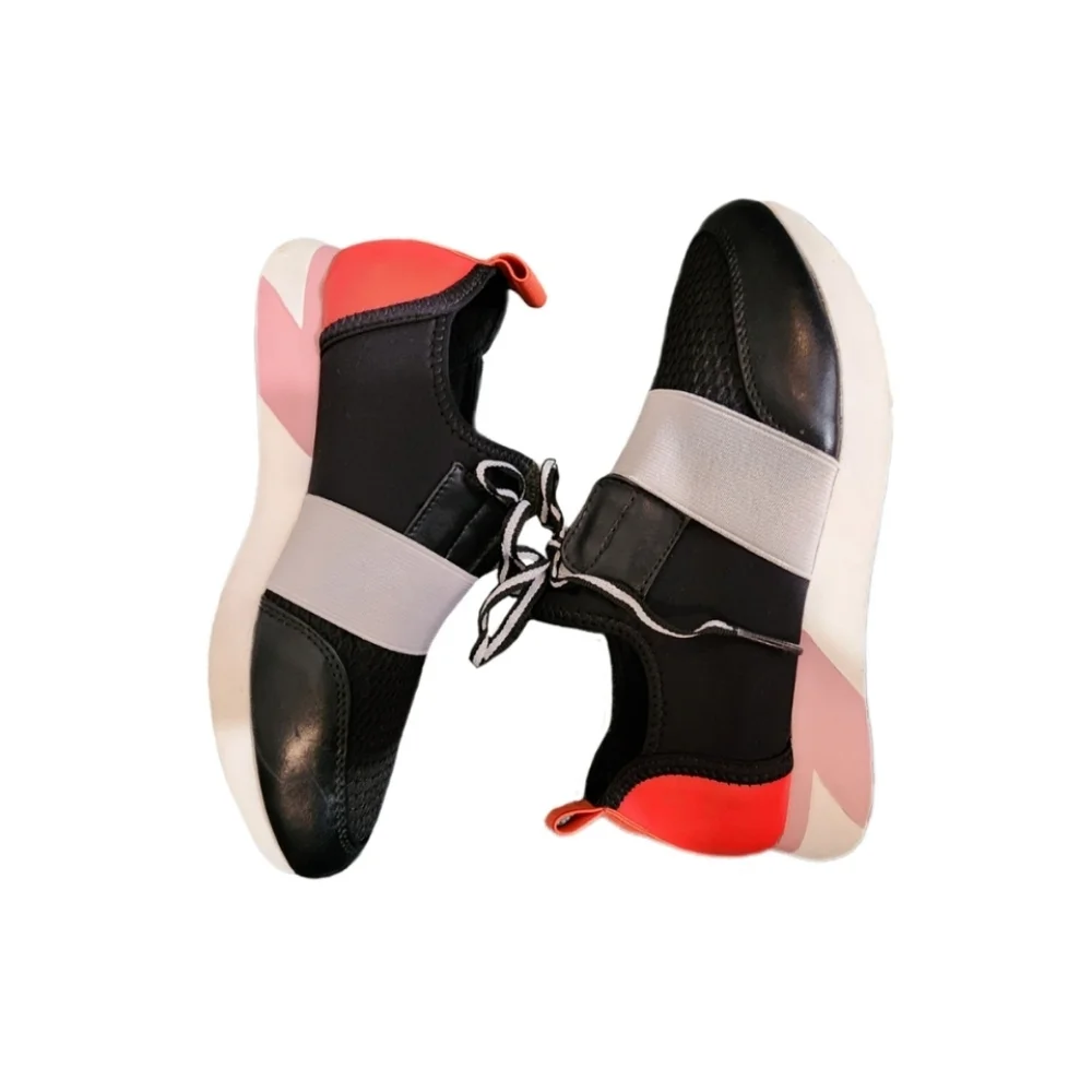 TRASH Sporty Sneakers Black Size 6